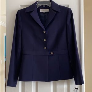 Tahari 2 piece suit, blazer and skirt.